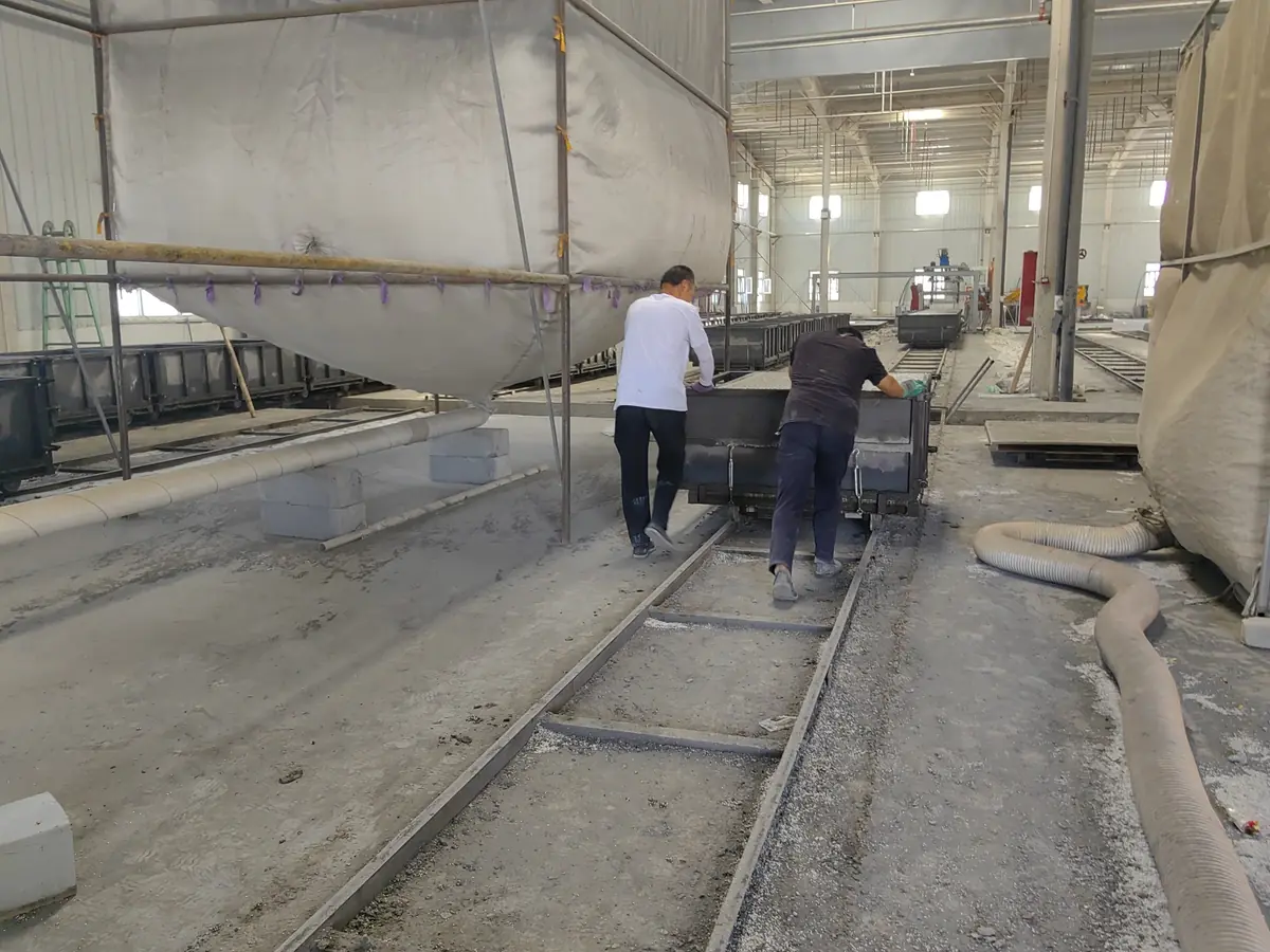 Mould-rail operation during the simplified Aksu retrofit project