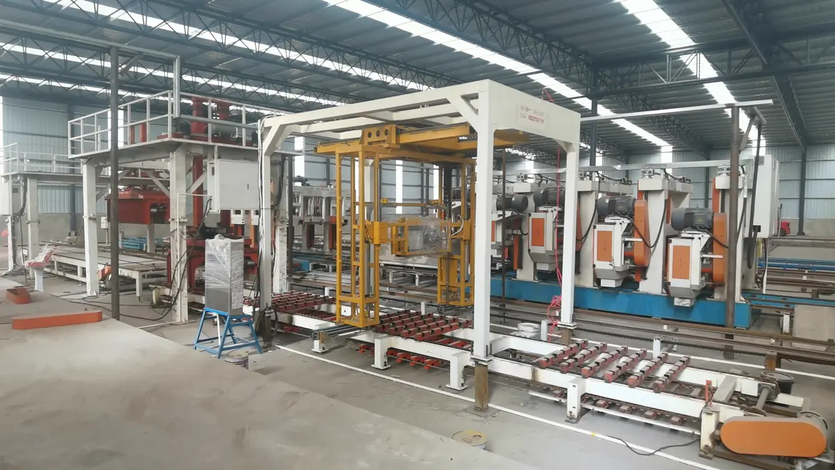 Connected lightweight block production equipment at the Wuhai project site