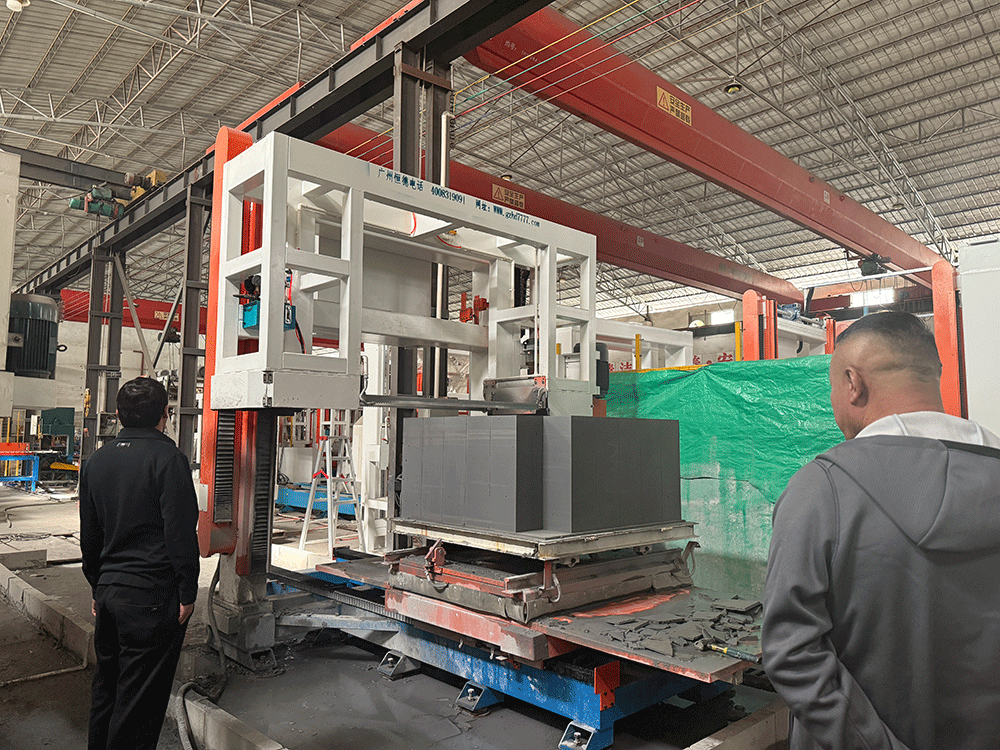 Uzbekistan project team reviewing HENGDE clc / foamed concrete block production equipment — factory visit image 3