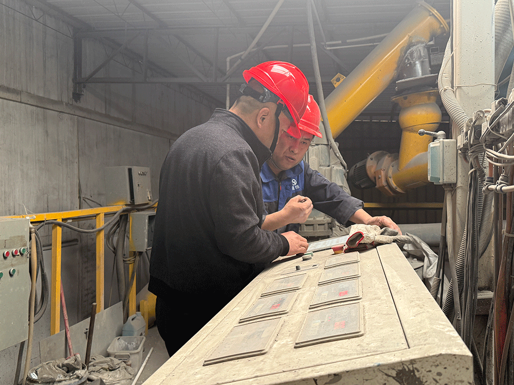 Uzbekistan project team training on HENGDE clc / foamed concrete block production equipment — acceptance and training image 2