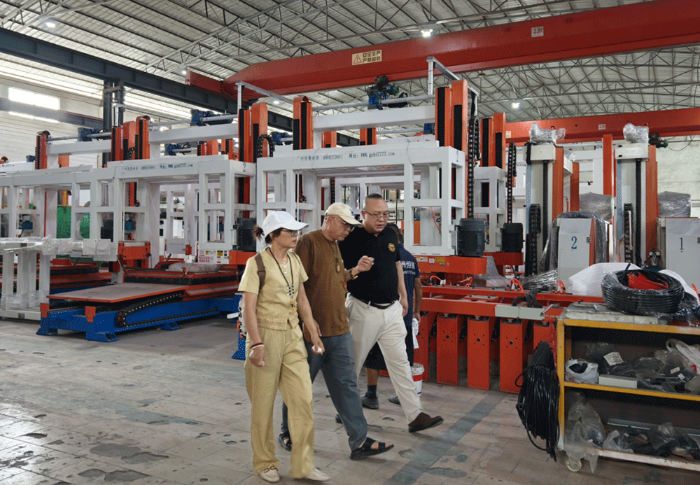 China project team reviewing HENGDE lightweight block production equipment