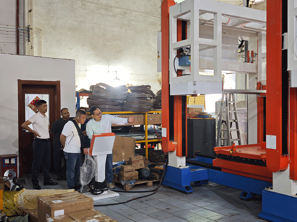 Indonesia project team training on HENGDE lightweight wall-material equipment production equipment