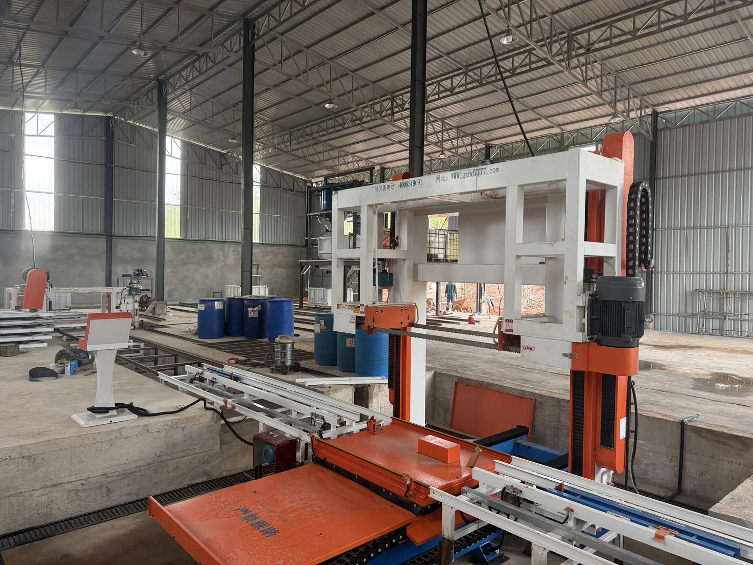 Moulded lightweight block material entering the cutting route in Cambodia