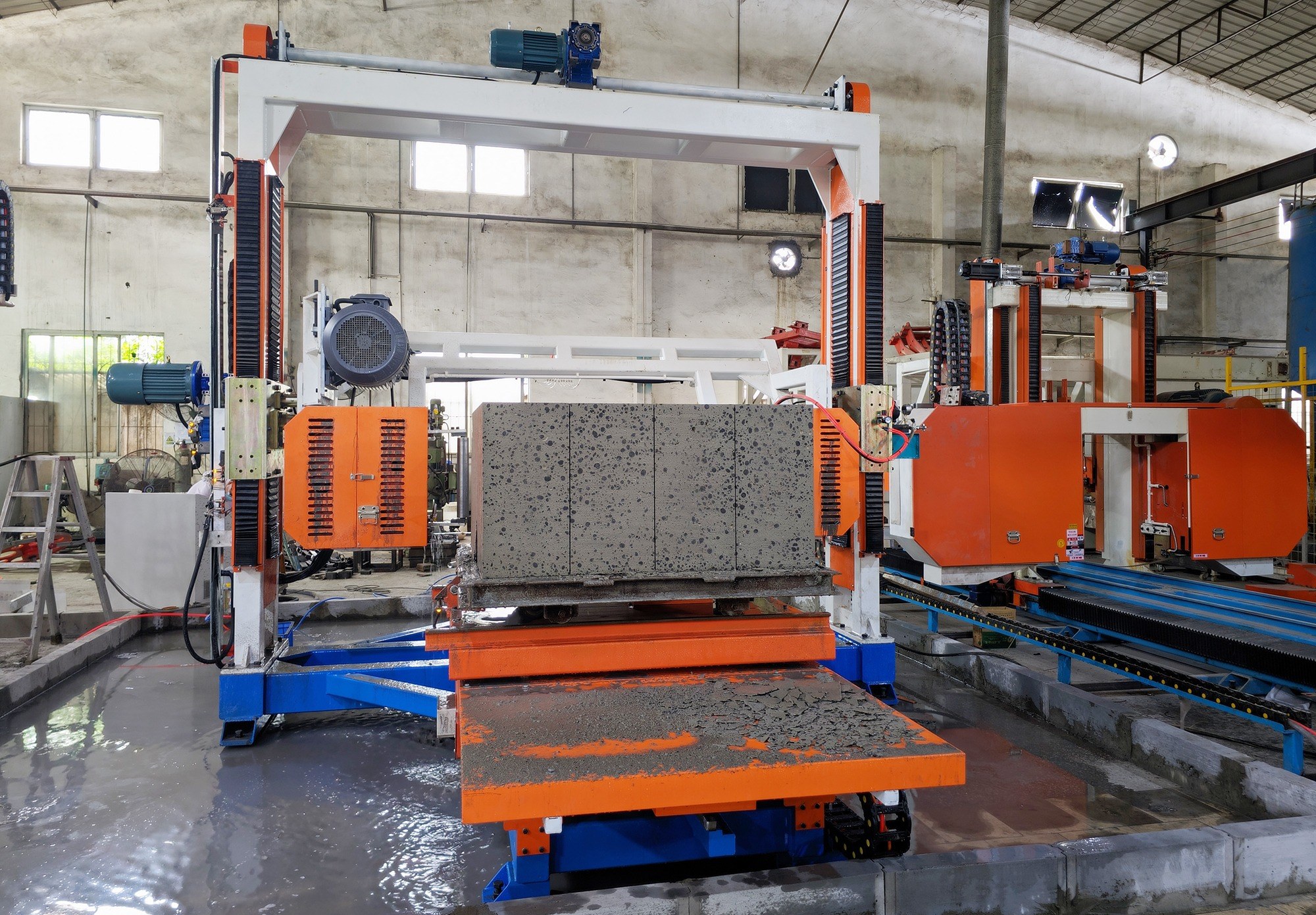 Hengde cutting system processing foam concrete block billet