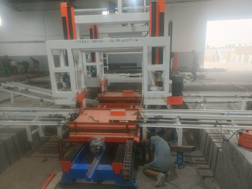 HENGDE engineer supporting self-insulating block production-line installation in China — installation and commissioning image 2