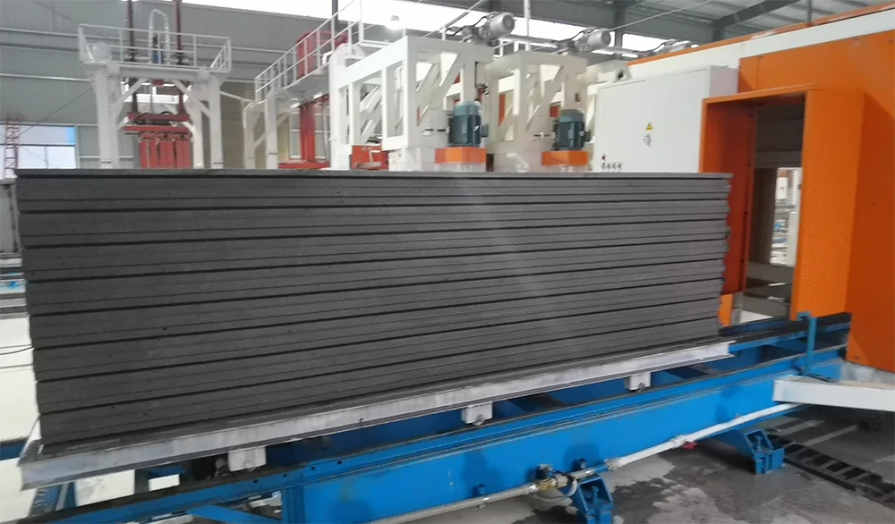 Finished lightweight partition wall panels on the Xianning production line