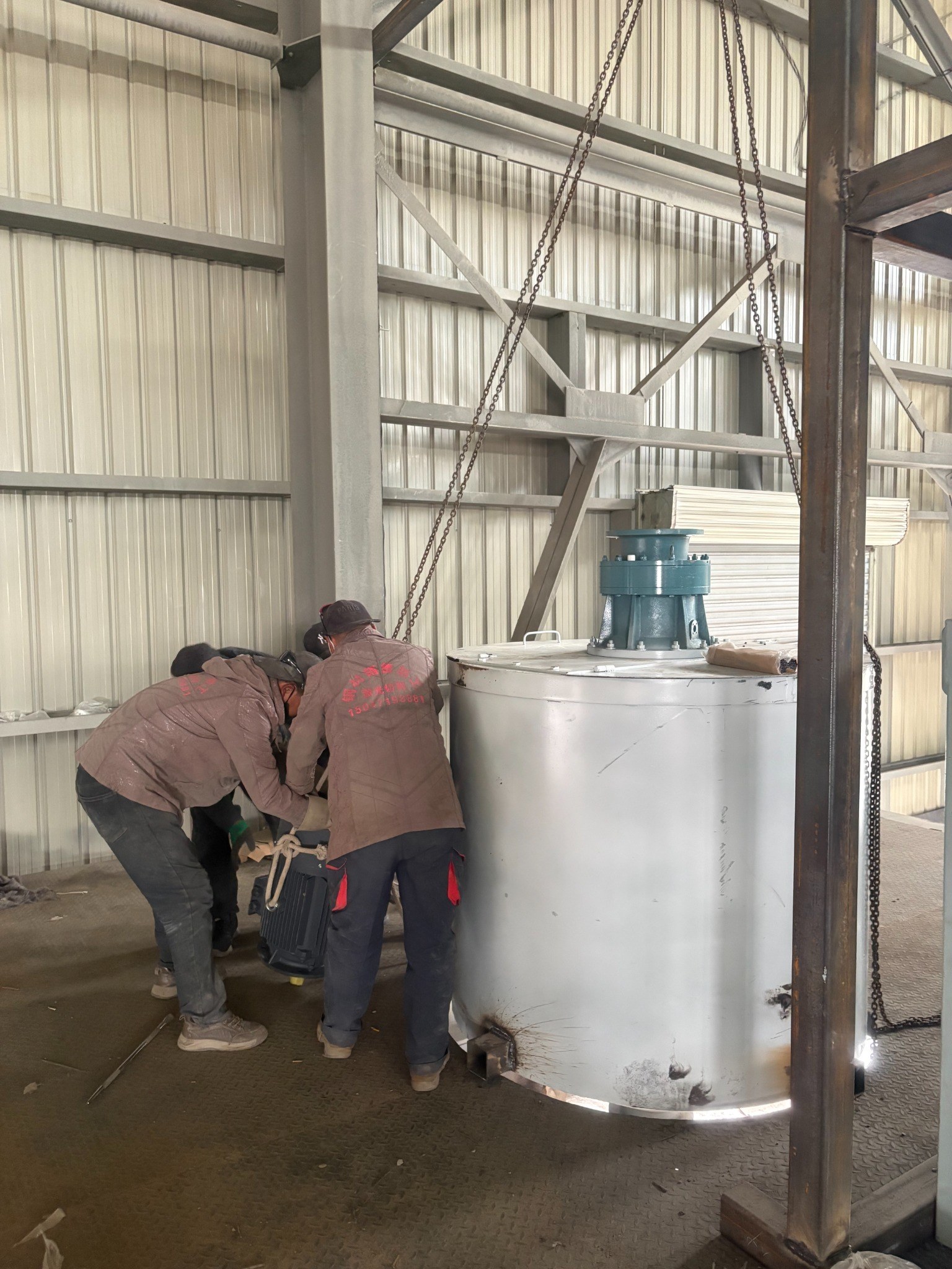 Hengde onsite equipment support during mixer installation