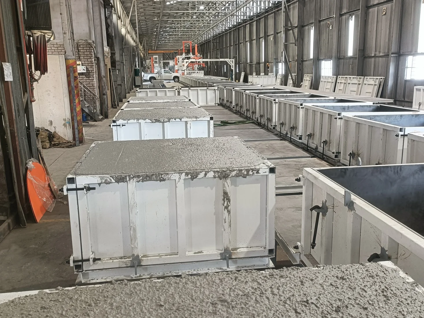 Mould circulation and fresh EPS material at the South Africa project site