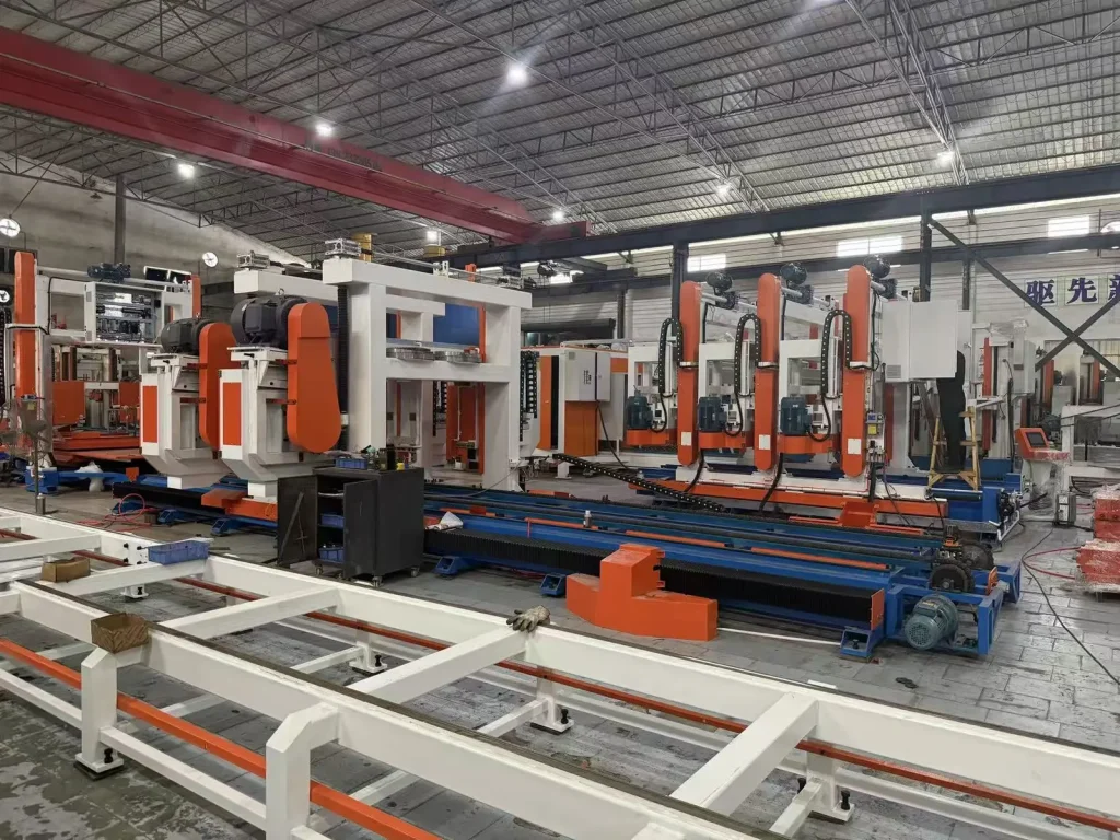 HENGDE cutting and handling machinery in the manufacturing workshop