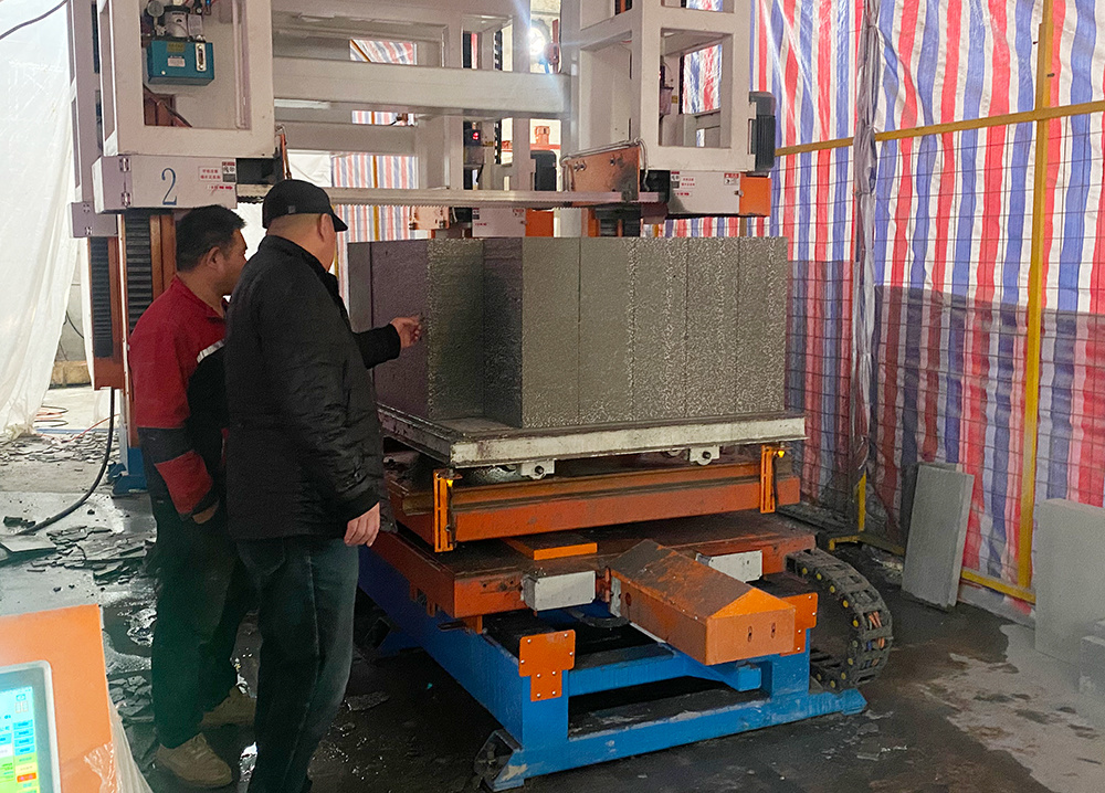 HENGDE equipment at the Russia self-insulating block project