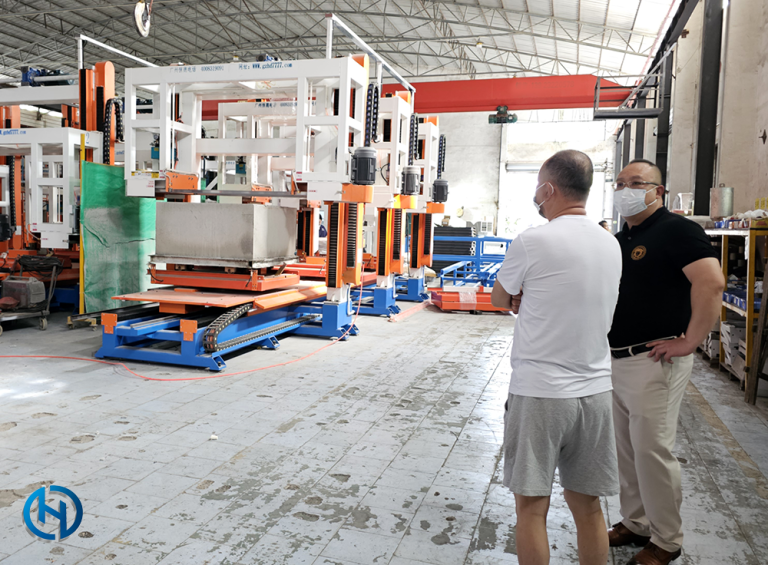 Xichang customer reviewing HENGDE production equipment